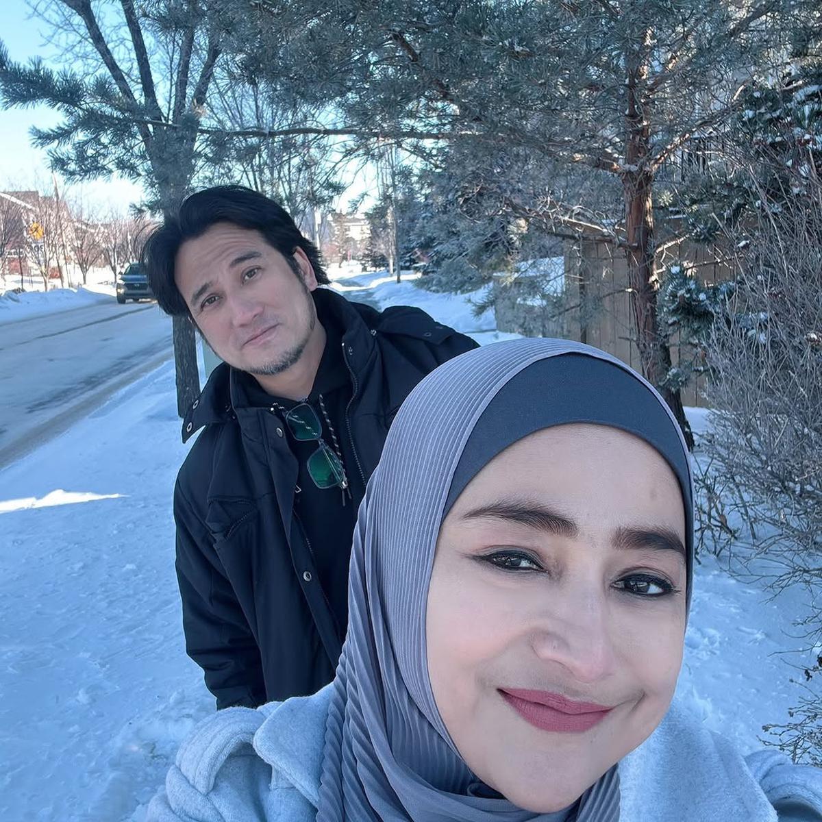 7 Potret Cindy Fatikasari dan Tengku Firmansyah Nikmati Winter di Kanada, Suhu -20 Derajat - Naik Mobil Serasa Naik Bombom Car