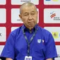 Ketua Umum PP Perbasi, Danny Kosasih saat konferensi pers Indonesia International Basketball Invitational di Indonesia Arena, Senayan, Jakarta, Kamis (27/07/2023). (Bola.com/Bagaskara Lazuardi)