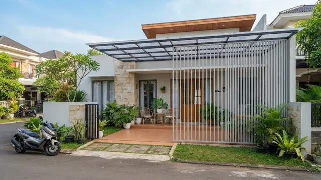 Kanopi Transparan dengan Kisi-Kisi Aluminium