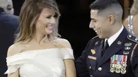 Pengakuan Perwira Muda yang Berdansa dengan Melania Trump