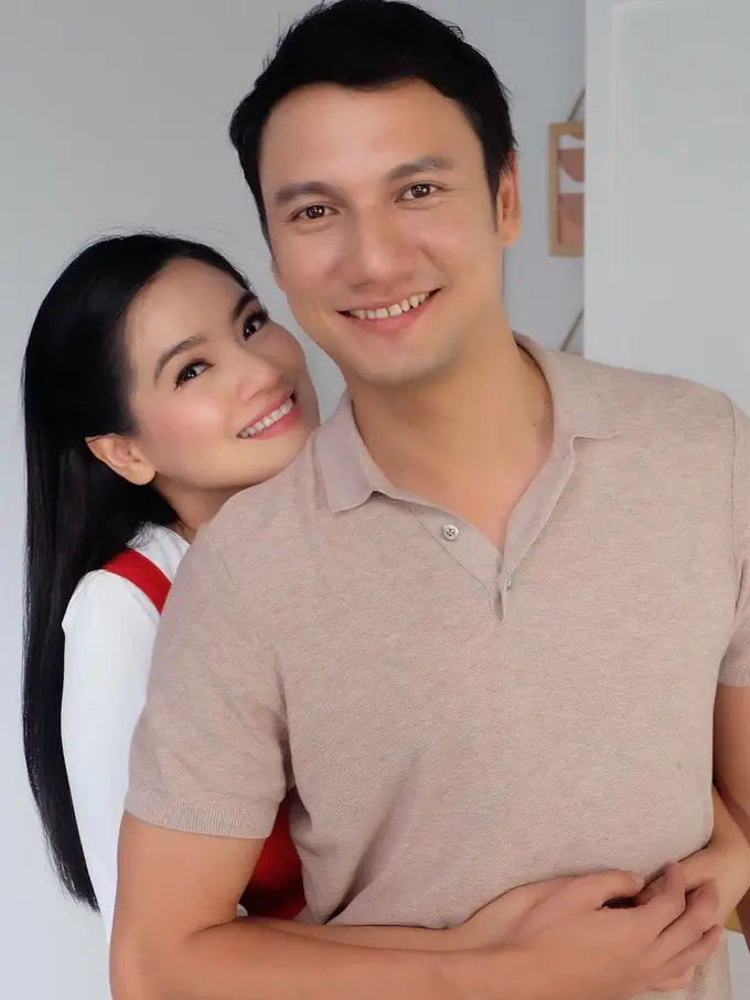 [Fimela] Titi Kamal dan Christian Sugiono