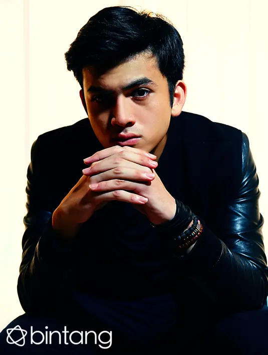 Pesinetron sekaligus pemain film Rizky Nazar memilih karier di dunia hiburan dan perlahan mengubur cita-citanya menjadi pesebakbola handal Indonesia. (Galih W. Satria/Bintang.com)