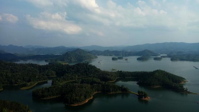 Ulu Kasok adalah lokasi wisata yang memiliki pesona pemandangan seperti Raja Ampat, Papua Barat. (Liputan6.com/M Syukur)