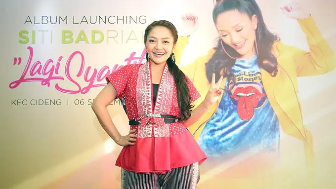 [Bintang] Berkat Lagi Syantik, Siti Badriah Terima Mobil Mewah dan Rilis Album