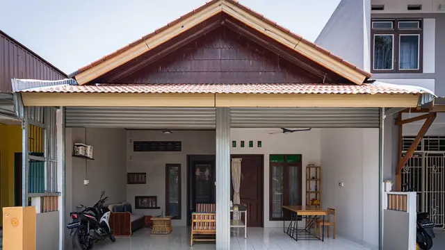 Rumah Sederhana Bersih dan Rapi di Permukiman Padat