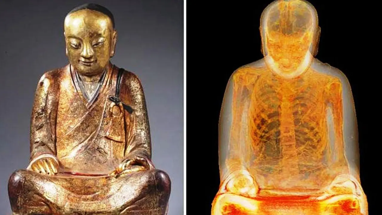 Mumi Biksu di dalam patung Buddha