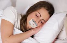 Mouth Tape, Tidur dengan Mulut Dilakban, Tren Viral yang Tampak Sehat, tapi Bisa Membunuh Diam-Diam?