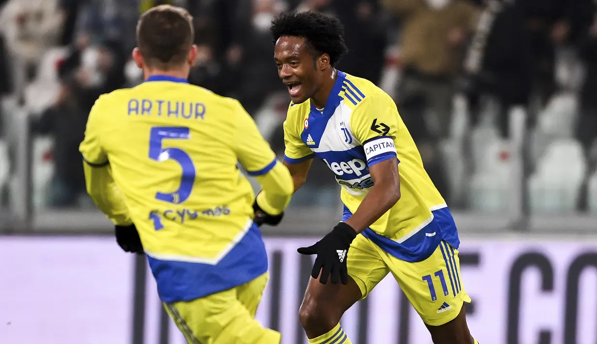 Juan Cuadrado. Pemain 33 tahun yang kini memasuki musim ke-7 bersama Juventus ini total mengoleksi 42 gol. Gol-gol dicetaknya bersama Lecce, Fiorentina dan Juventus. Tak satu gol pun dicetak saat ia bermain 13 laga bersama Chelsea di musim 2014/2015 dan 2015/2016. (LaPresse via AP/Marco Alpozzi)