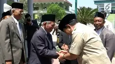 Capres no urut 2 Prabowo Subianto mendatangi Pondok Pesantren Modern Gontor. Prabowo menggelar pertemuan tertutup dengan pimpinan dan ulama Pondok Pesantren Gontor