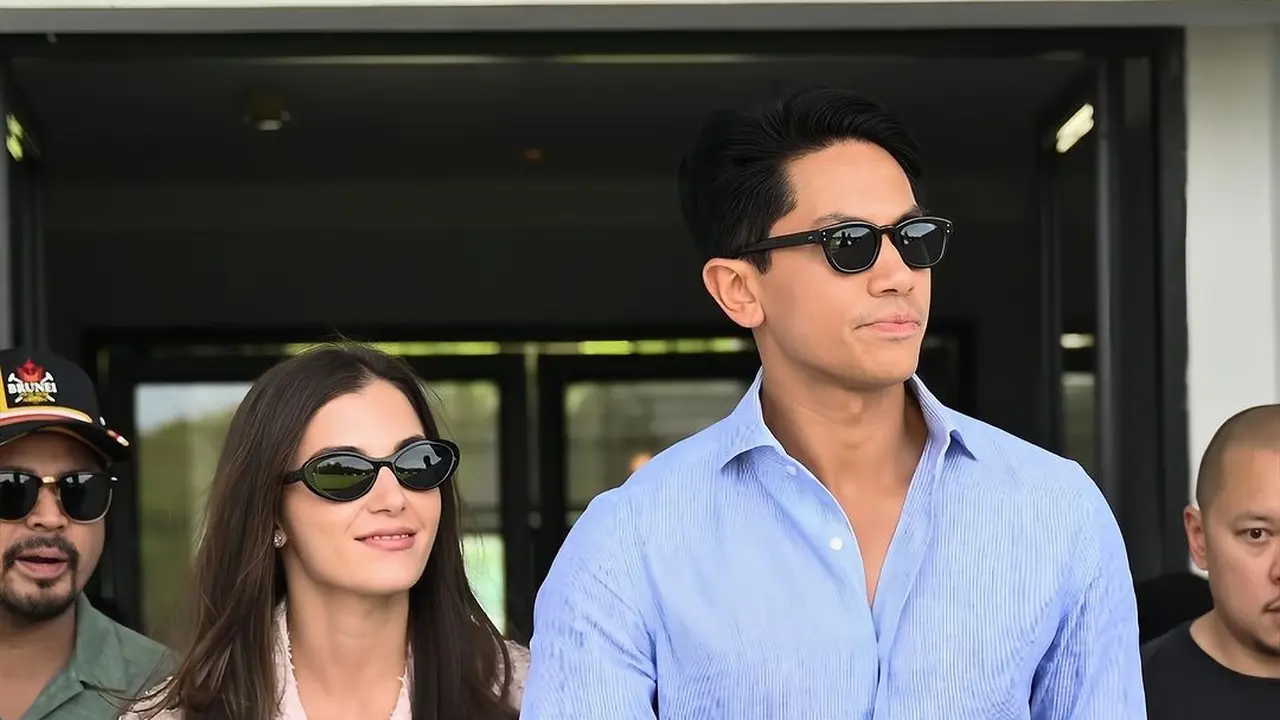 Temani Pangeran Abdul Mateen Main Polo, Anisha Rosnah Tenteng Tas Mungil Seharga Rumah