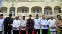 Ketua Umum DPP Front Pemuda Muslim Maluku (FPMM), Umar Ohoitenan atau Umar Kei, meresmikan Masjid Ar-Romlah yang berdiri di sekitar kediamannya, Pondok Gede, Kota Bekasi, Jawa Barat, Selasa (6/12/2022) (Istimewa)