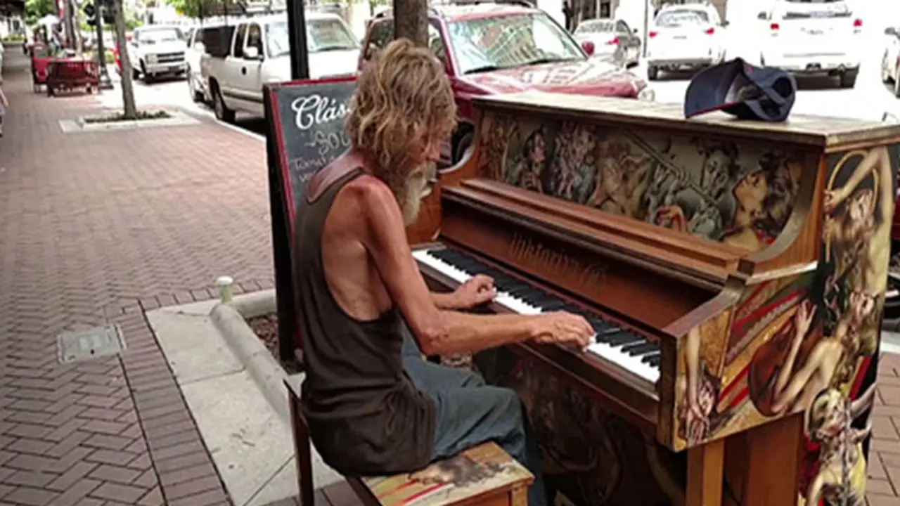 Gelandangan Tua Ini Bermain Piano Agar Bisa Bertemu Putranya