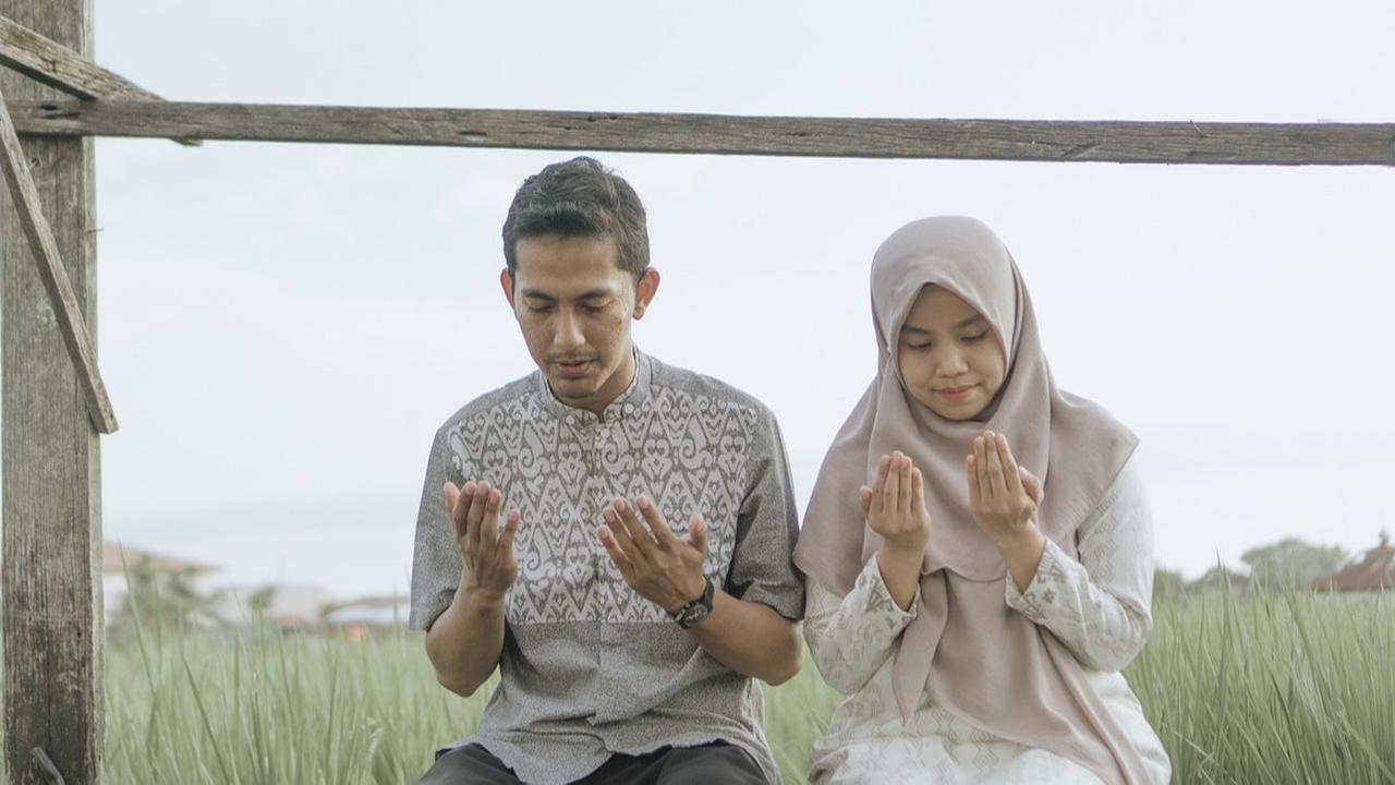 Cara Menegur Imam yang Salah saat Memimpin Sholat, Perhatikan Perbedaan Laki-Laki dan Perempuan
