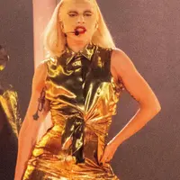 Penampilan eklektik Lady Gaga pada konser pembukaan Chromatica Ball.