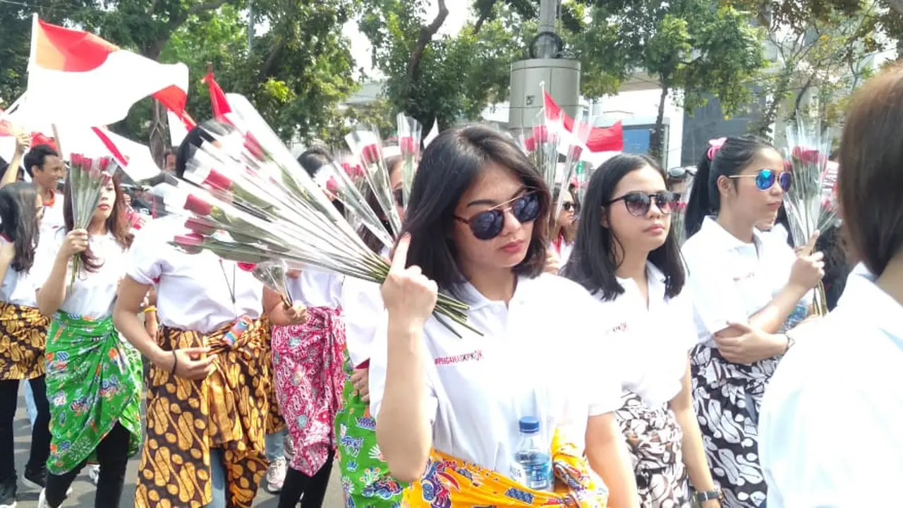 Srikandi milenial gelar aksi damai di depan Gedung KPK.