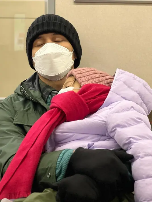 <p>Chicco Jerikho dan Surinala (Instagram/chicco.jerikho)</p>