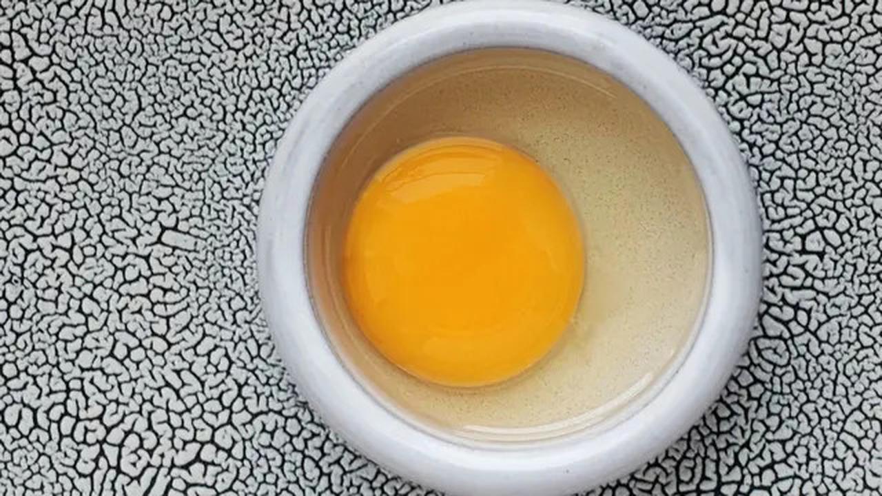 Benarkah Semakin Gelap Warna Kuning Telur Maka Semakin Tinggi Nutrisinya?