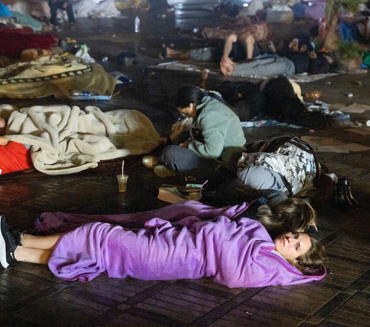 Gampa bumi dahsyat mengguncang Maroko pada Jumat (8/9/2023) malam waktu setempat. Akibatnya, lebih dari 600 orang tewas dan ratusan lainnya terluka.&nbsp;<br><br>Ini menjadi&nbsp;gempa paling mematikan di negara itu sejak tahun 2004.