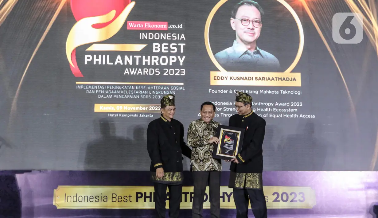 Penghargaan bergengsi ini dirilis dalam acara Indonesia Best Philanthropy Awards 2023 dengan tema “Implementasi Peningkatan Kesejahteraan Sosial dan Penjagaan Kelestarian Lingkungan dalam Pencapaian SDGs 2030”. (Liputan6.com/Angga Yuniar)