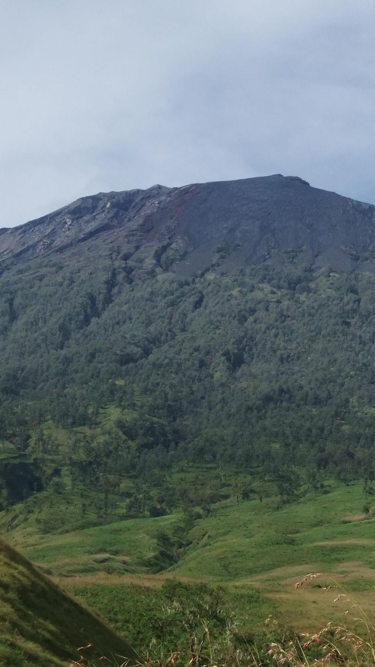 1. Gunung Rinjani