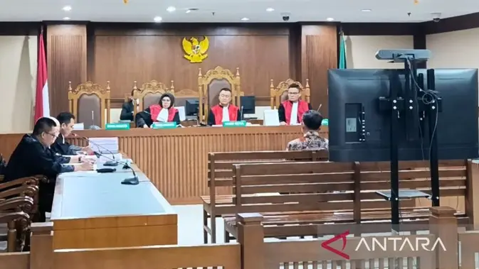 Nekdanji predsednik sodišča v Surabayi obsojen na sedem let zapora zaradi podkupovanja v primeru oprostitve Ronalda Tannurja