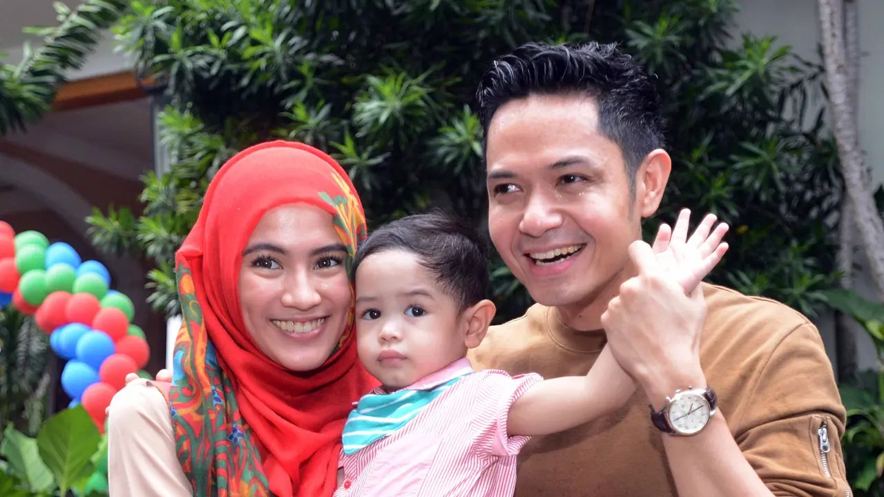 [Bintang] Dude Harlino - Alyssa Soebandono