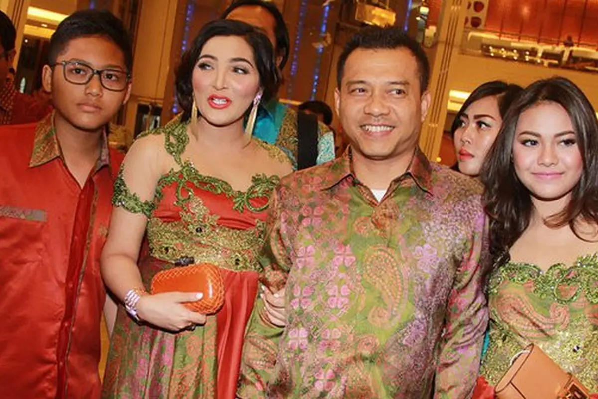 Potret Lawas Ashanty Bareng Aurel dan Azriel Hermansyah