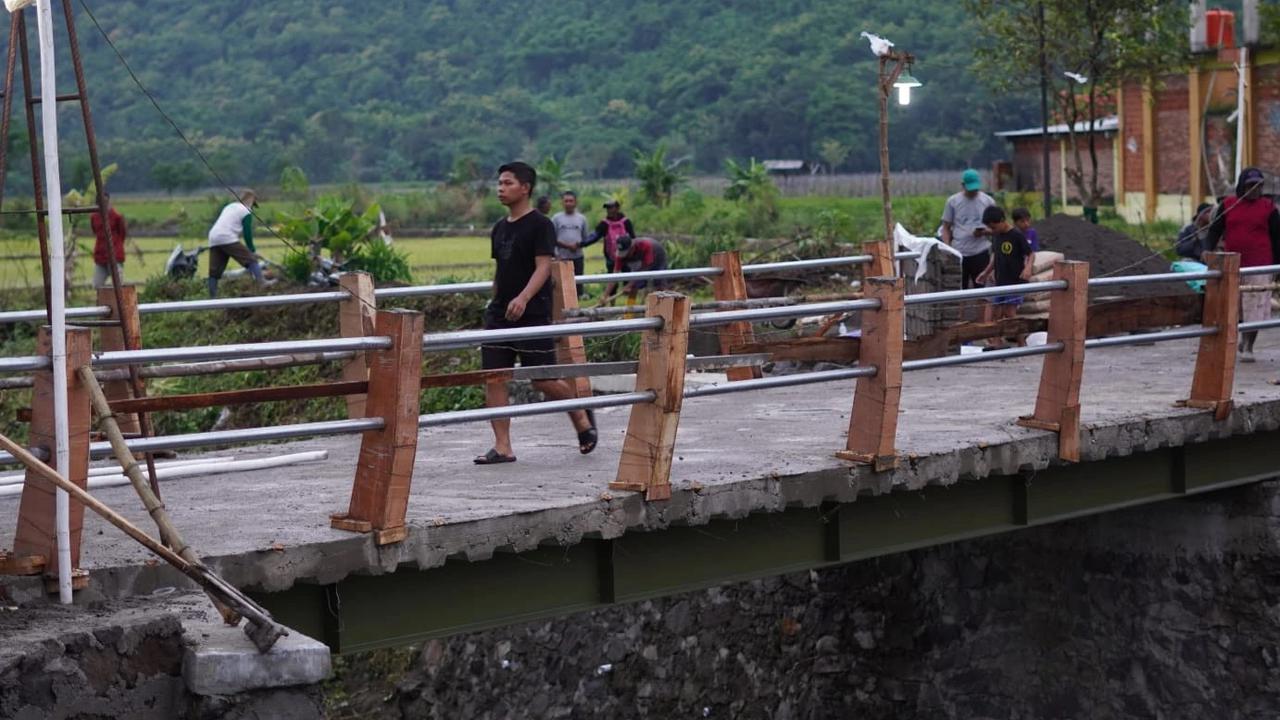 Kapolri Resmikan 19 Jembatan Merah Putih Presisi di Jateng