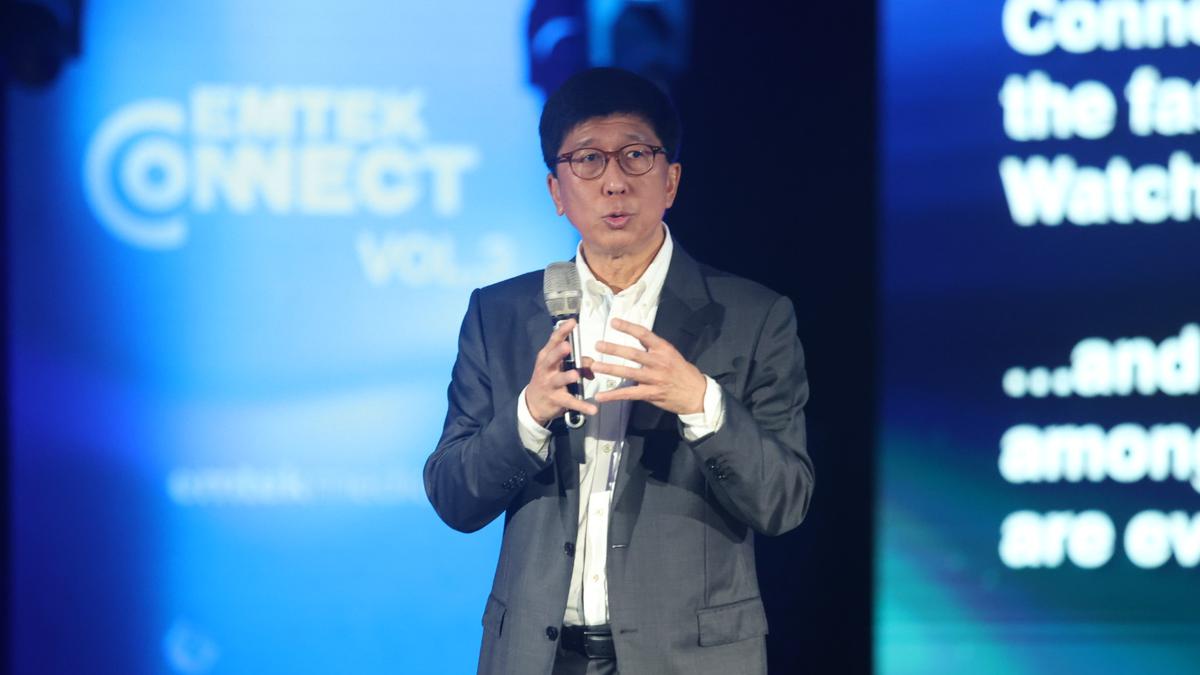 Optimisme EMTEK untuk Menghadapi Tantangan 2025: Televisi Masih Relevan di Era Digital