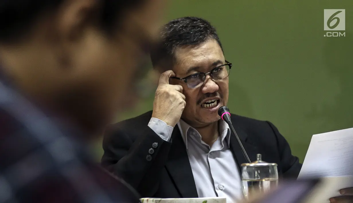 Ketua Bidang Seleksi Calon Hakim Agung Aidul Fitri Saida memberikan keterangan pers di Komisi Yudisial, Jakarta, Rabu (8/7/2019). Penetapan kelulusan seleksi kualitas tersebut dibahas dalam Rapat Pleno Komisi Yudisial. (Liputan6.com/Johan Tallo)