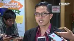 Selain 8 orang, penyidik KPK juga terlihat membawa dua buah kardus yang diduga berisikan sejumlah uang suap.