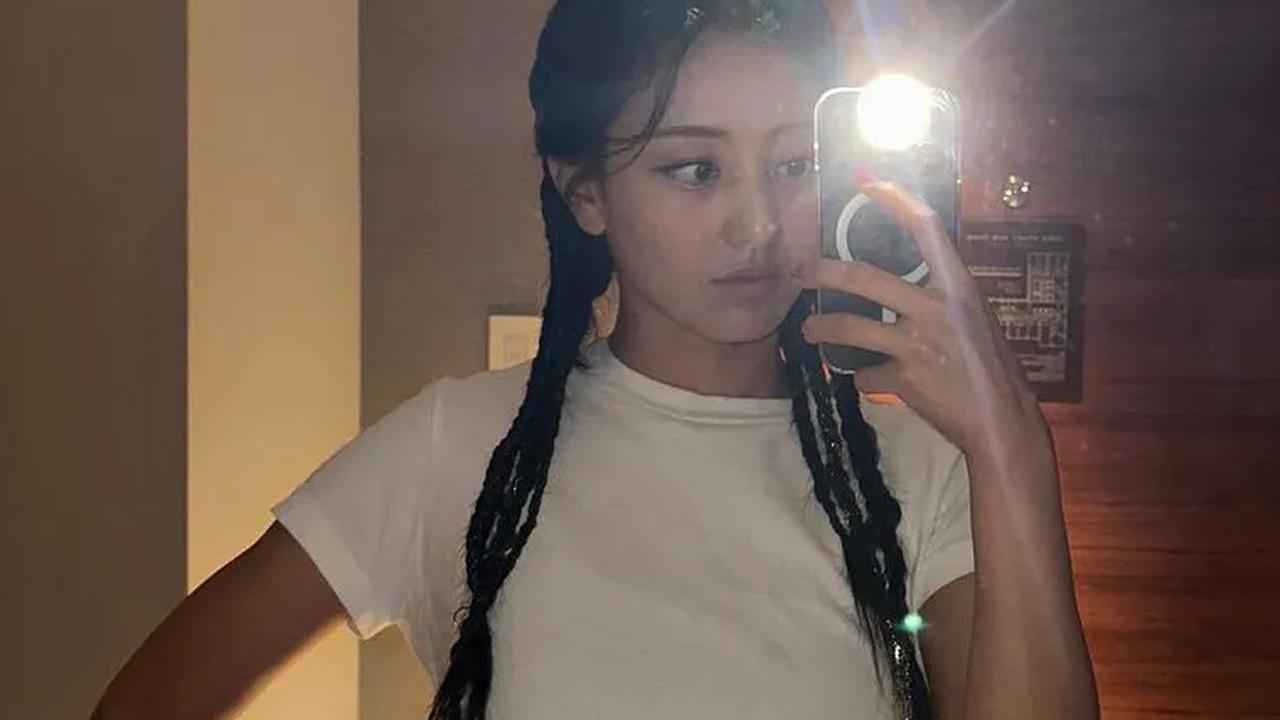 6. Kepang Tiga Unik ala TWICE’s Jihyo