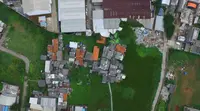 Kampung Apung di Kapuk, Jakarta Utara, terlihat dari udara. (Liputan6.com/Balgo Marbun)