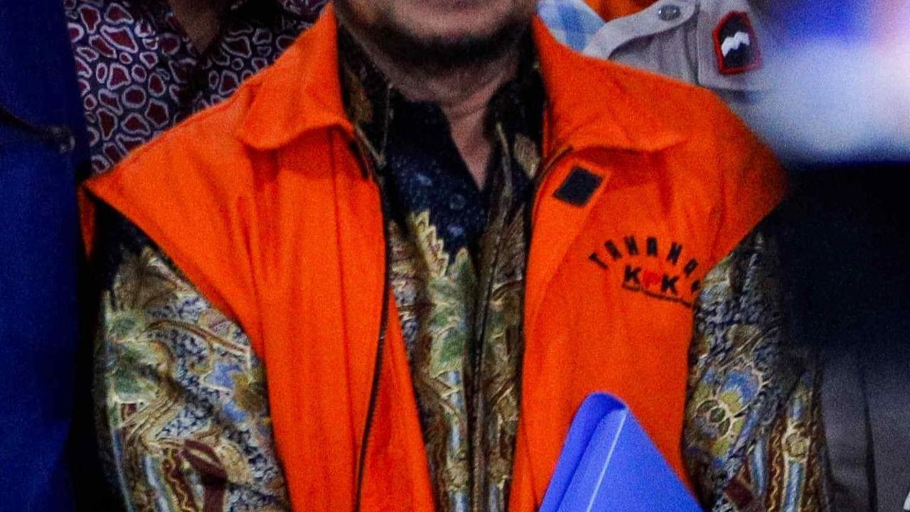 SYL tiba di Bareskrim pada pukul 10.40 WIB dan langsung masuk ke ruang pemeriksaan. SYL diperiksa selama 12 jam dan baru keluar dari gedung sekitar pukul 22.53 WIB.