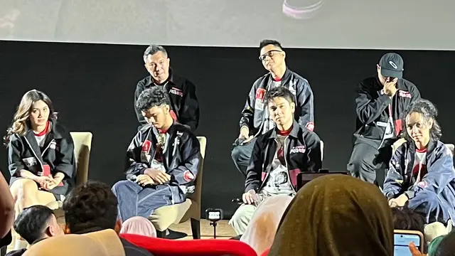 Cast, sutradara, dan produser film Operasi Pesta Copet dalam press screening Operasi Pesta Copet yang diselenggarakan di kawasan Jakarta Selatan pada (18/8/2026). (Liputan6.com/Afradhiya N.R)