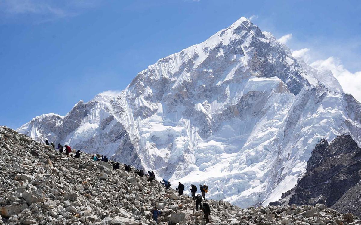 FOTO: Keindahan Alam Himalaya Menuju Basecamp Gunung Everest
