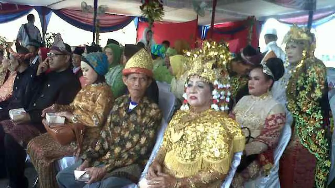 34 Pasangan Ikut Nikah Massal di Palembang