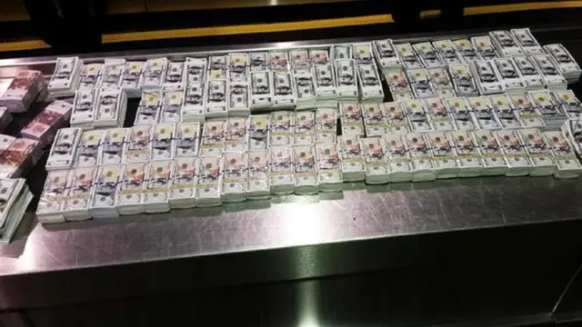 Bea Cukai AS Sita 'Uang Neraka' Rp 61 Miliar dalam Penerbangan 