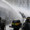 1.000 Orang Ditangkap dalam Kerusuhan di Paris, Penjarahan Meluas