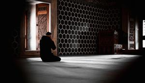 Ilustrasi Berdoa. (Unsplash - Imad Alassiry)