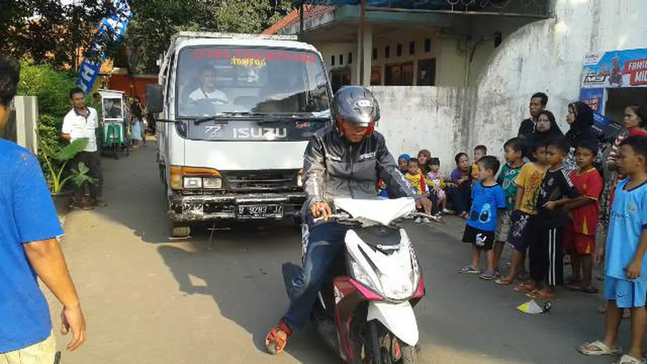 Aksi Yamaha Mio M3 Tarik Truk Sejauh 300 Meter!