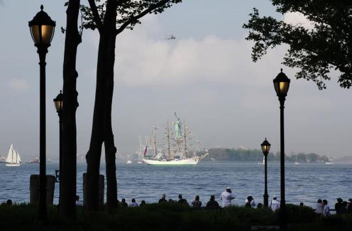 KRI Dewaruci ikut parade kapal perang di New York