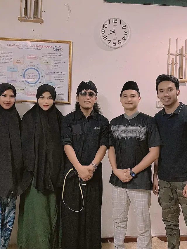 6 Potret Persahabatan DJ Katty Butterfly dan Soraya Rasyid, Dapat Kado Berharga