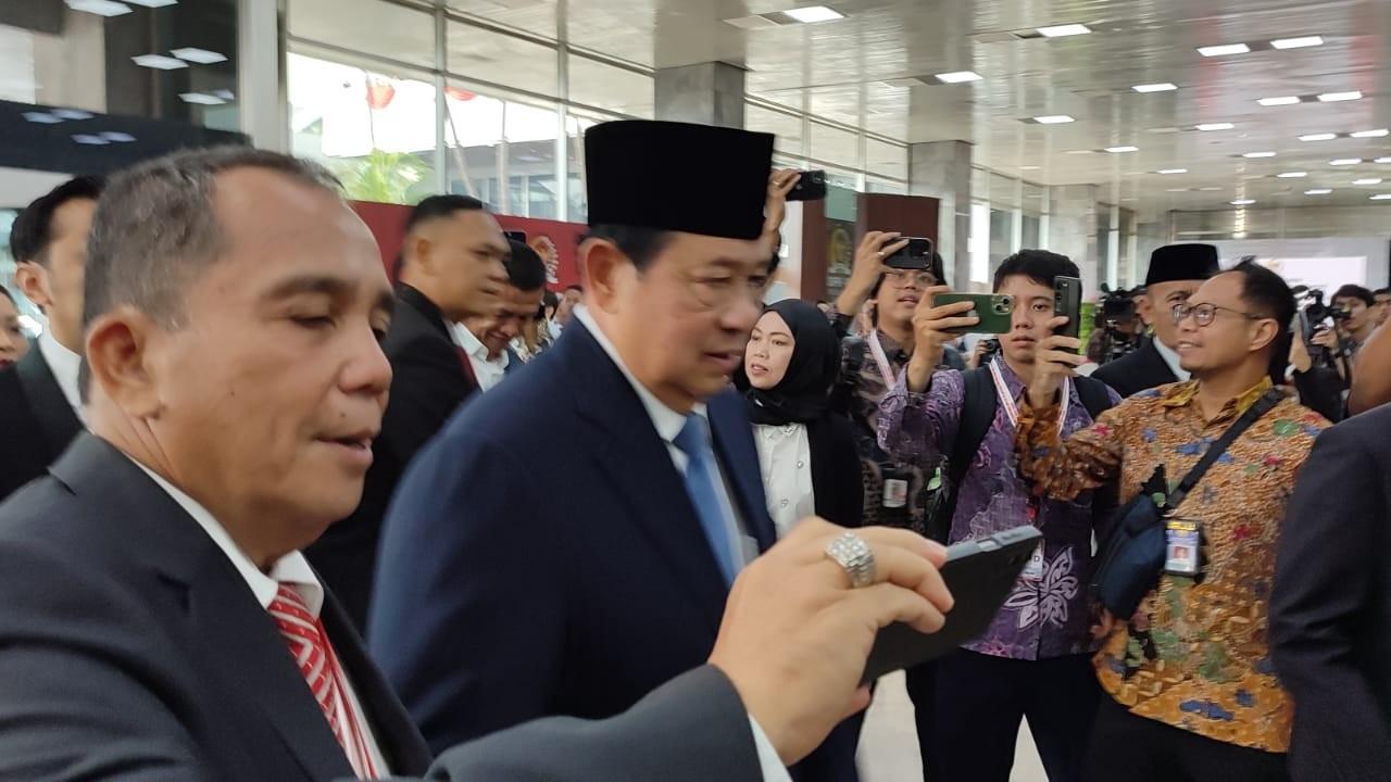 SBY Tiba di Kompleks Parlemen, Hadiri Pelantikan Prabowo-Gibran