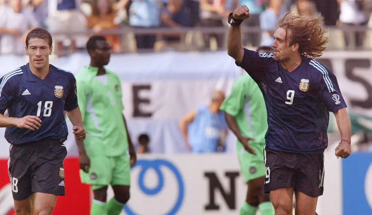Gabriel Batistuta yang pensiun pada Maret 2005, total mencetak 10 gol dan 1 assist dalam 3 edisi Piala Dunia, yaitu mulai 1994 hingga 2002. (AFP/Daniel Garcia)