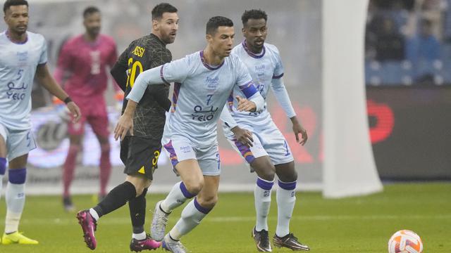 Foto: Melihat Lagi Duel Ronaldo Vs Messi di Lapangan Hijau, PSG Bungkam Riyadh All Star