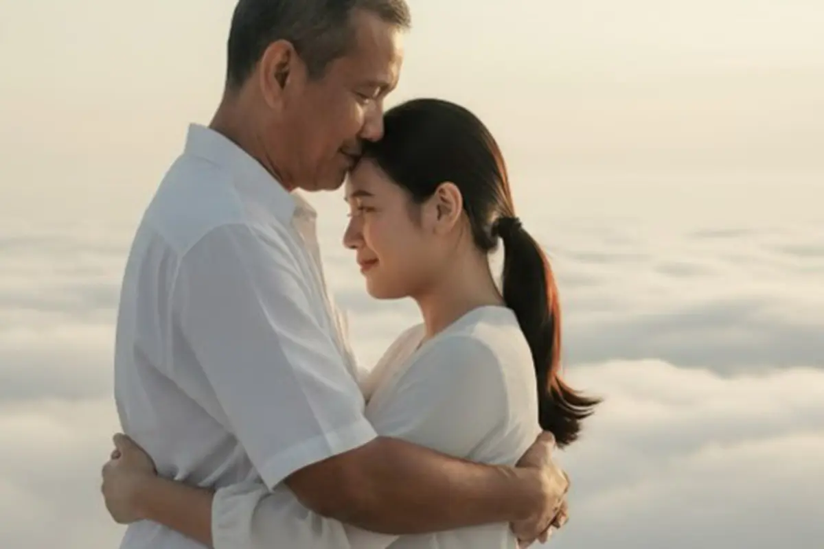 Cara Edit Foto Berpelukan di Awan dengan Orang Tua yang Telah Tiada