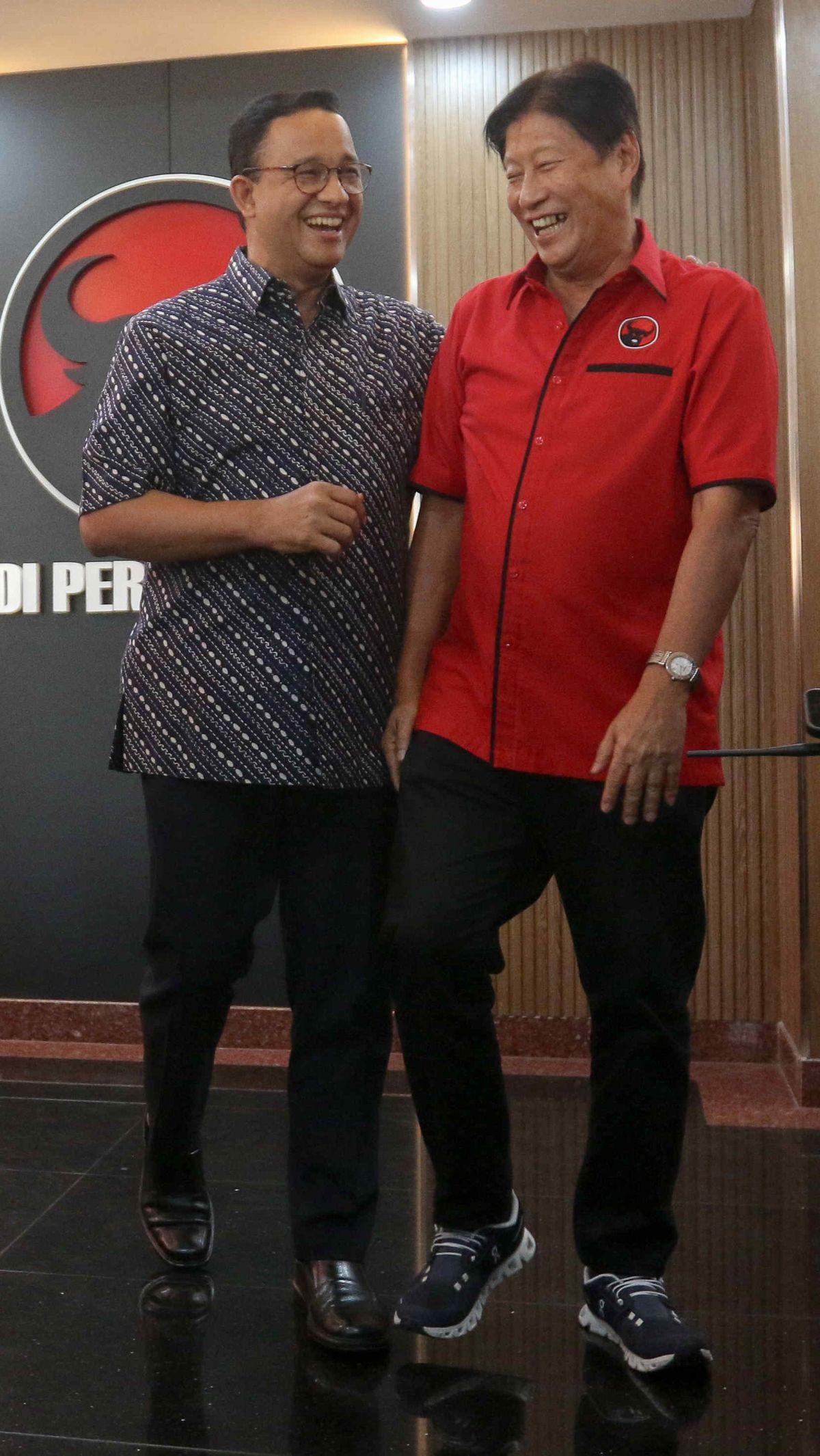 "Bahas (Pilkada Jakarta). Insya Allah (PDIP usung Anies)," kata Adi kepada wartawan.&nbsp;Foto: Liputan6.com/Herman Zakharia