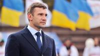 3. Andriy Shevchenko - Bomber legendaris AC Milan ini terjun di dunia politik bahkan saat masih bermain bersama Dynamo Kiev pada tahun 1990 dan masih berlanjut hingga sekarang. (AFP/Genya Savilov)