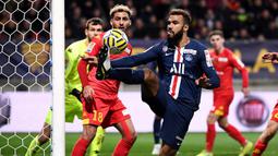 Eric Maxim Choupo-Moting. Striker Kamerun berusia 33 tahun ini didatangkan Stoke City dari Schalke pada awal musim 2017/2018 dengan status bebas transfer. Saat Stoke City terdegradasi pada akhir musim 2017/2018, ia direkrut oleh PSG pada awal musim 2019/2020 juga dengan status bebas transfer. Kini ia menjadi bagian Bayern Munchen sejak dua musim lalu setelah dilepas PSG, lagi-lagi dengan status bebas transfer. Hingga kini ia telah tampil dalam 57 laga di semua ajang bersama Bayern Munchen dengan torehan 17 gol dan 6 assist. (AFP/Franck Fife)